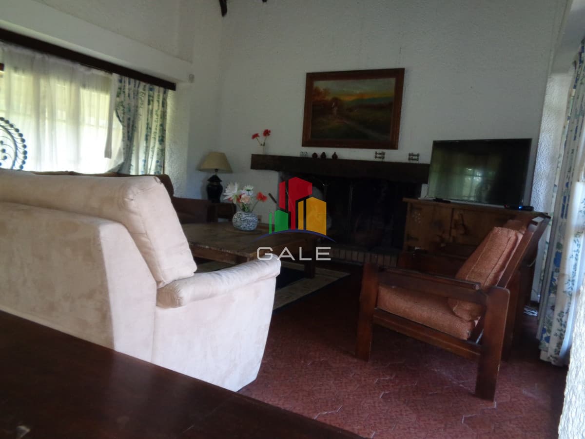 Gale Propiedades & Escribanía Casa ID.3108 - Espectacular Chalet