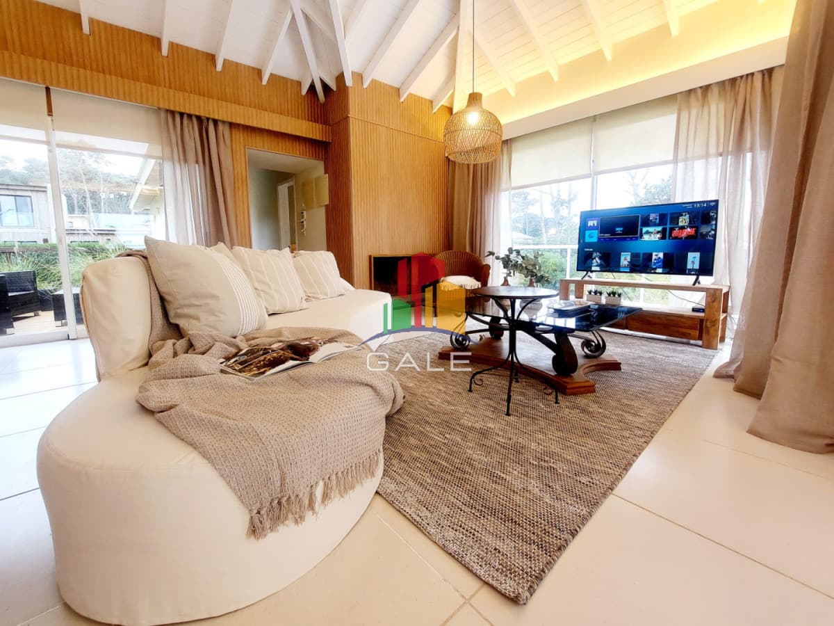Gale Propiedades & Escribanía Casa ID.4567 - Espectacular casa en Montoya