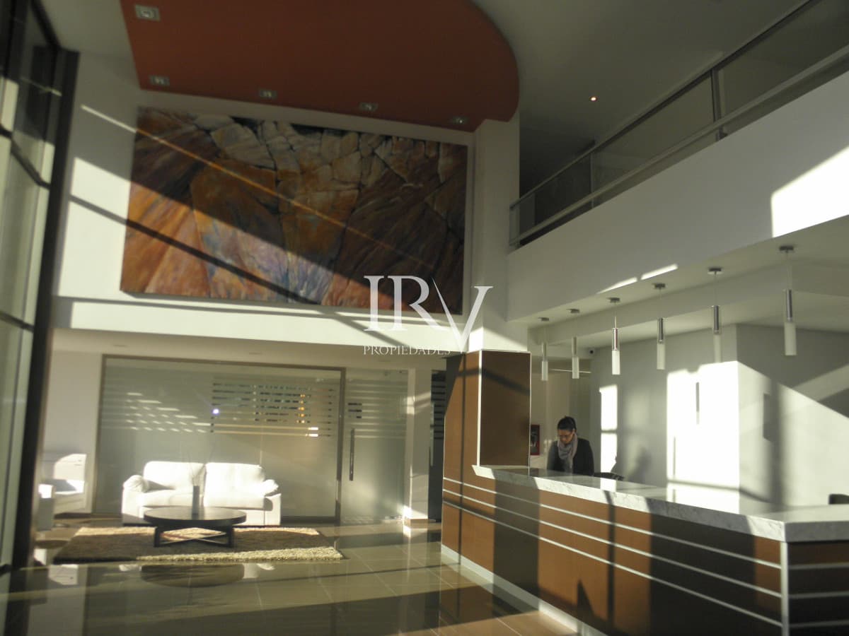 IRV PROPIEDADES Apartamento ID.532 - Apartamento en Venta Zona Cantegril en Punta del Este.  Con renta anual