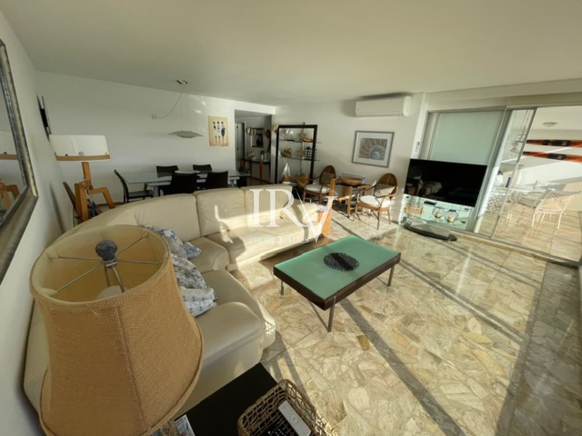 Apartamento en alquiler 3 dorm + dep en Pda 6 de Playa Mansa