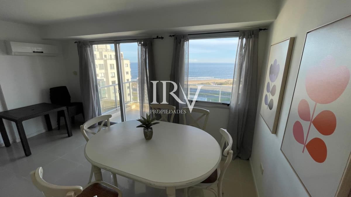 Apartamento en Alquiler Anual   Torre Nueva con Servicios. Vista al Mar