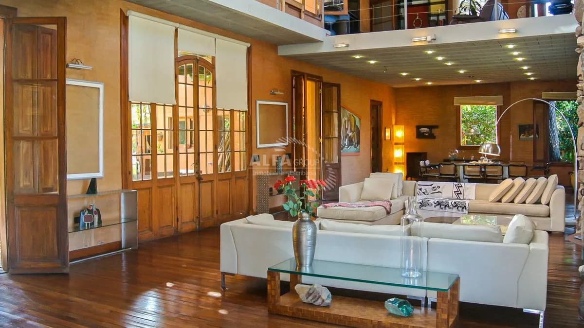 Excelente Casa de 5 Dormitorios, Piscina y Barbacoa en Barrio Privado, Punta del Este