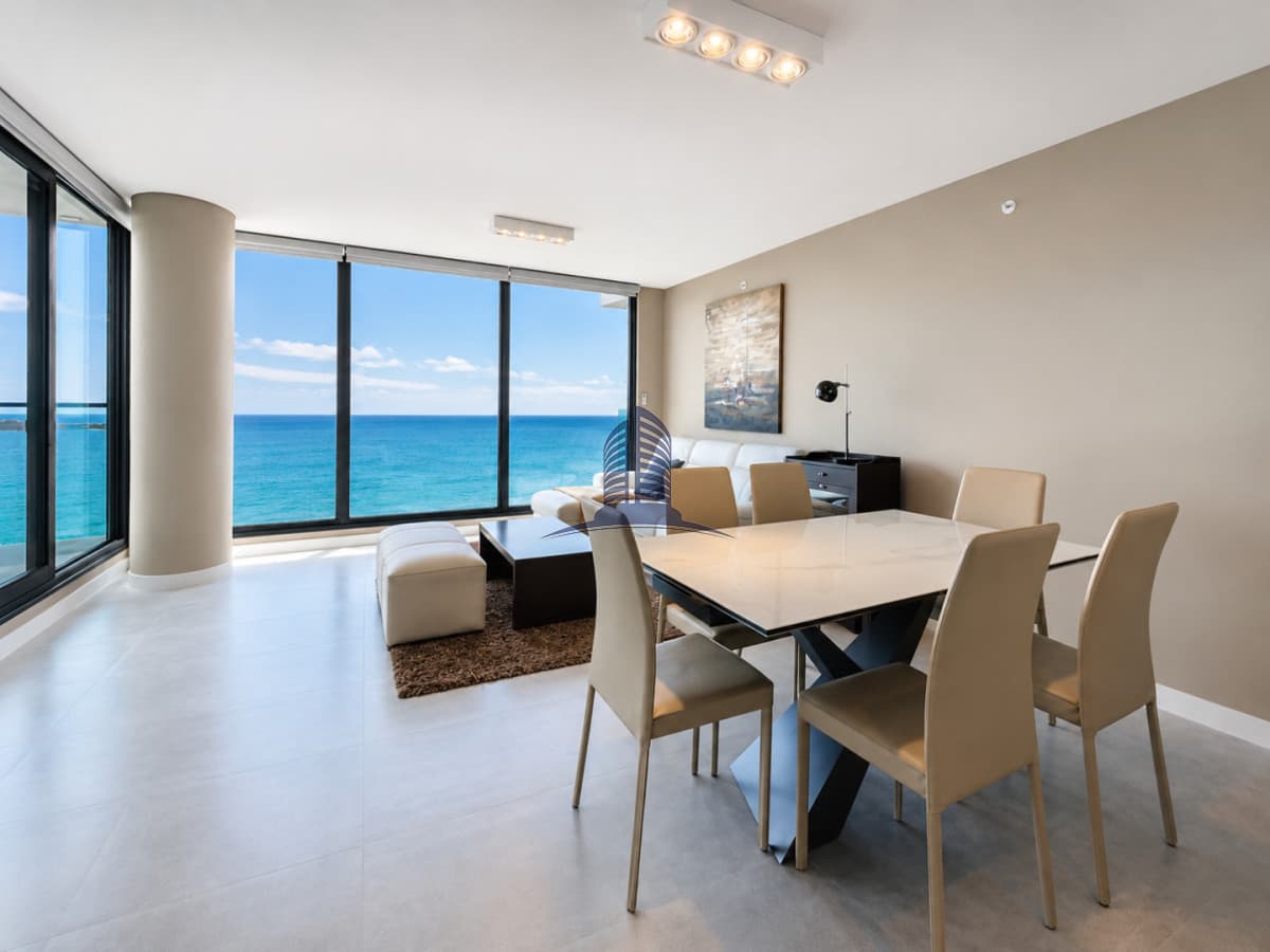 Venta Moderno Apartamento de 2 Dormitorios, Punta del Este, Playa Mansa