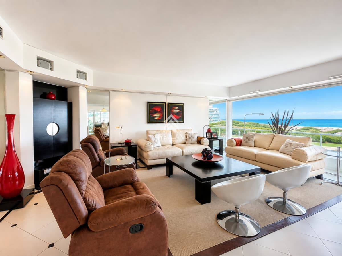 Apartamento ID.6791 - Alquiler temporada Exclusivo Apartamento Frente al Mar en Playa Brava, 4 Dormitorios
