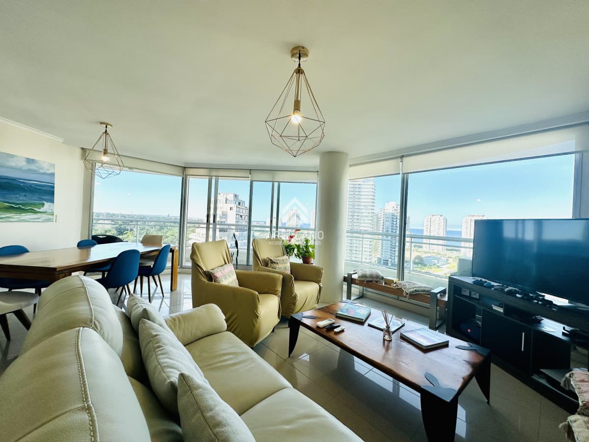 Apartamento ID.7078 - Alquiler temporada Apartamento de 3 Dormitorios en Playa Brava, Ocean Drive