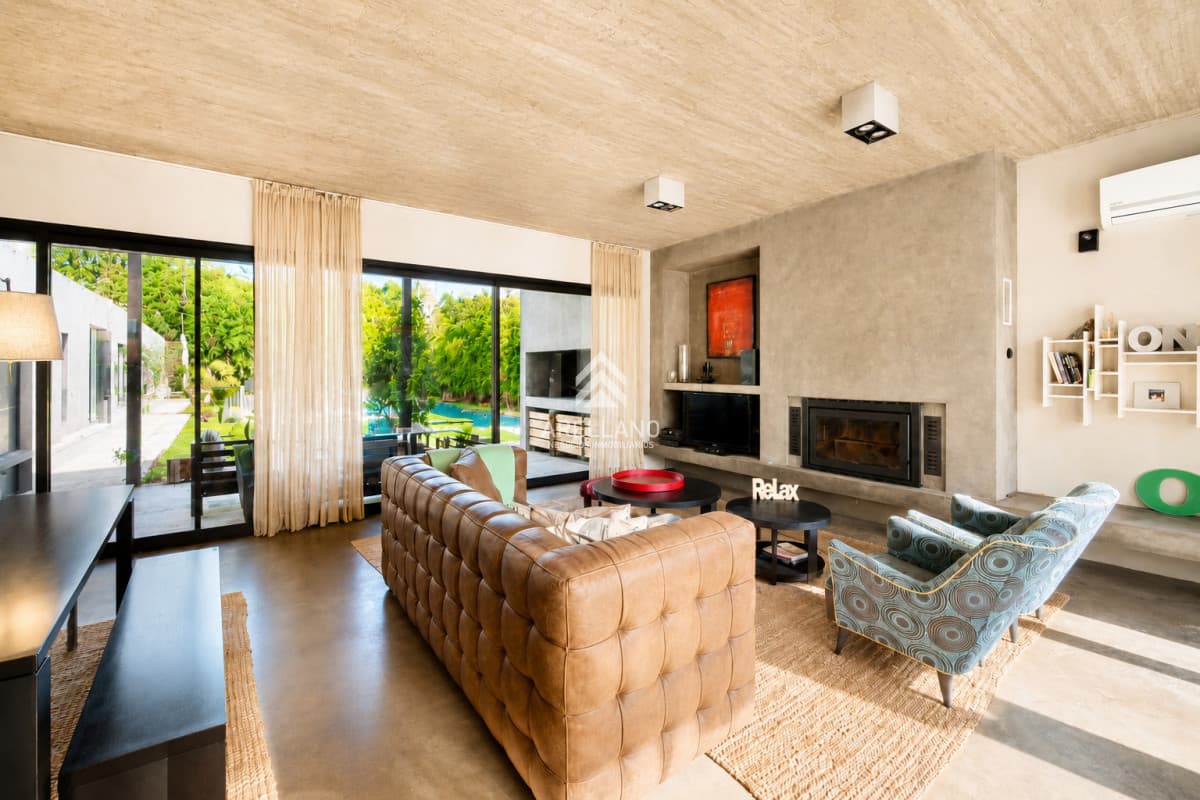 Casa ID.6193 - Excelente Casa de 3 Dormitorios en Barrio Privado, La Arbolada - Punta del Este, Venta