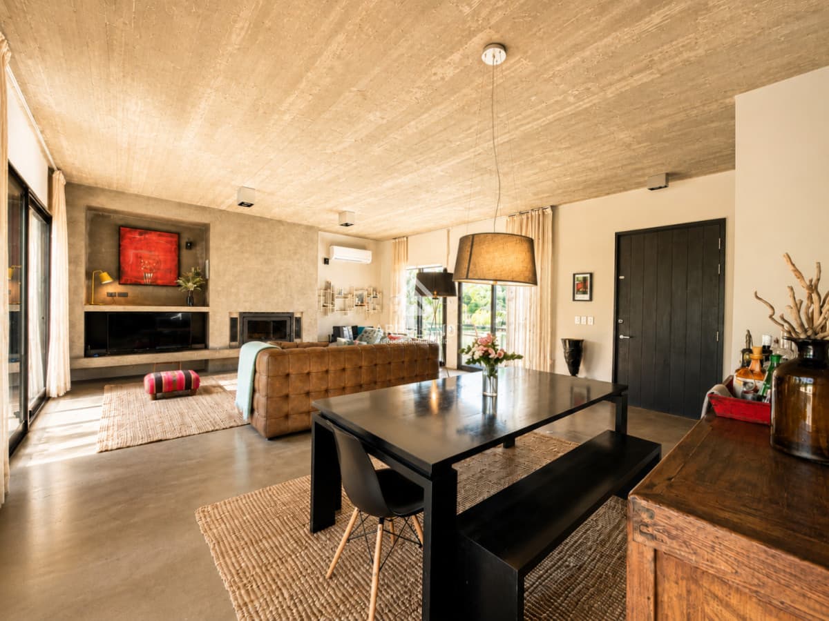 Casa ID.6193 - Excelente Casa de 3 Dormitorios en Barrio Privado, La Arbolada - Punta del Este, Venta