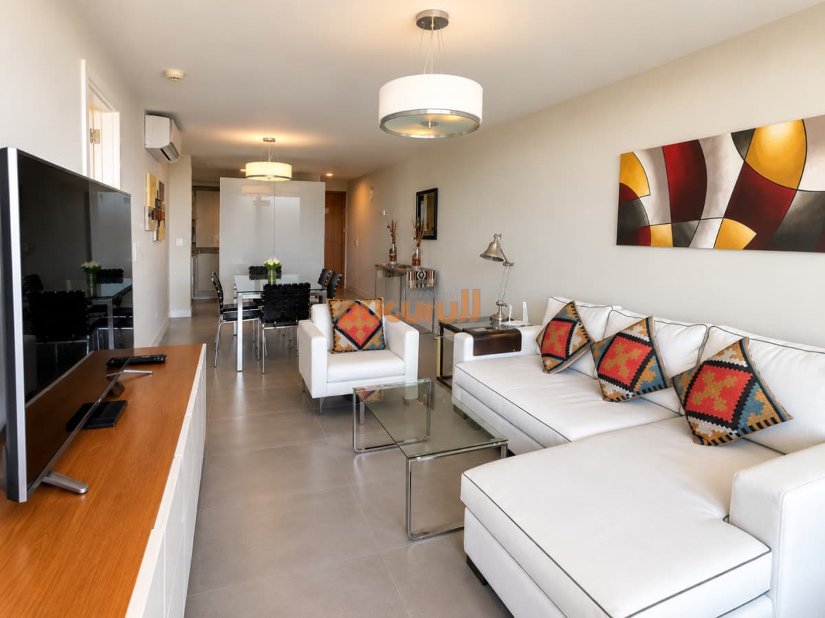Apartamento de 2 Dormitorios en piso alto con excelentes amenities, a metros de Playa Mansa, Punta del Este