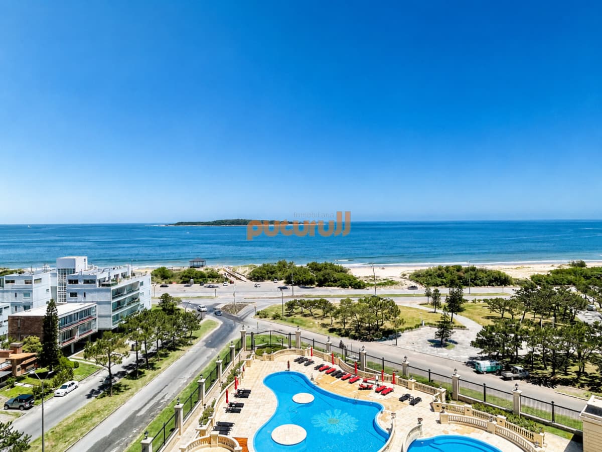 Alquiler temporario de excelente apartamento en torre Le Jardin de Playa Mansa, Punta del Este