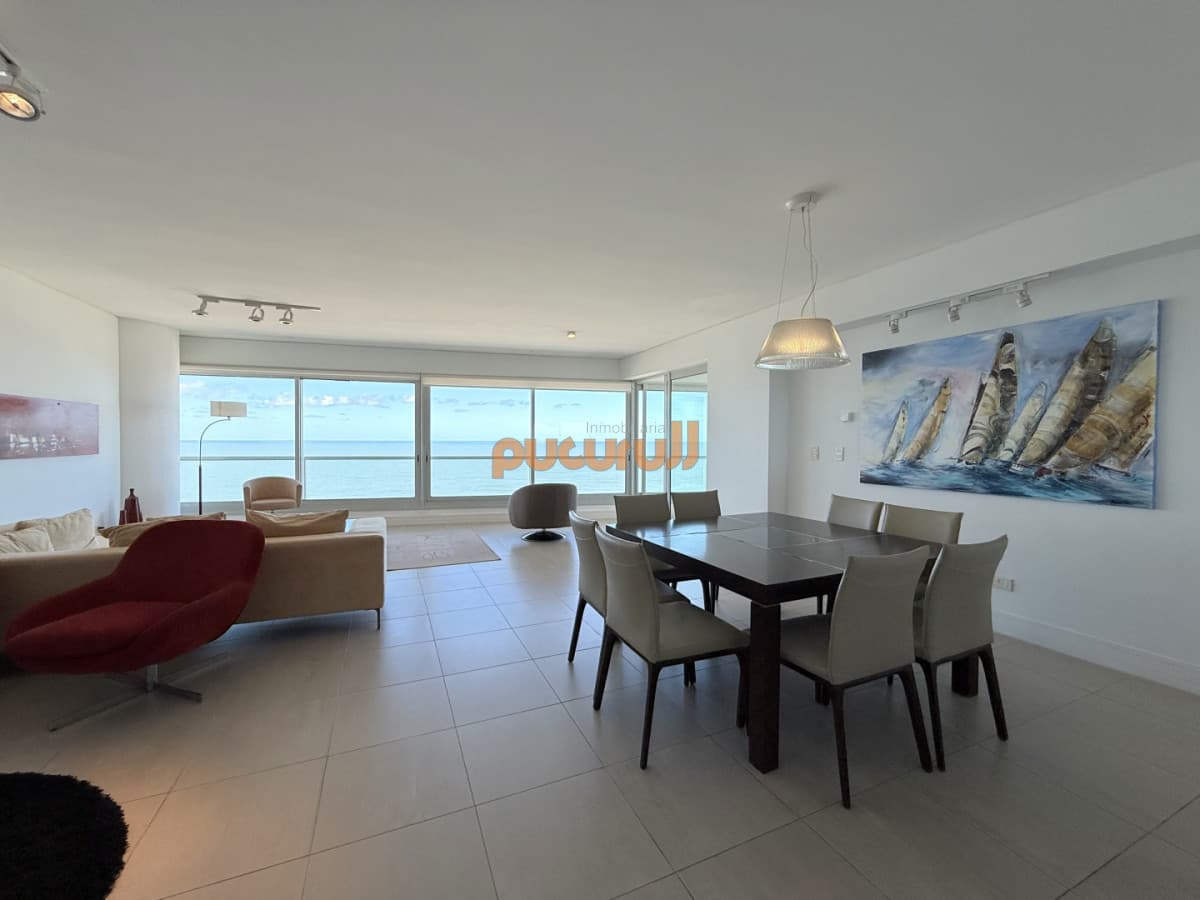 Alquiler temporario de apartamento esquinero piso alto en Torre Le Parc, Playa Brava