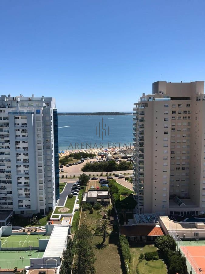 enta de Excelente Apartamento de 3 Dormitorios con Vista al Mar, Playa Mansa, Punta del Este