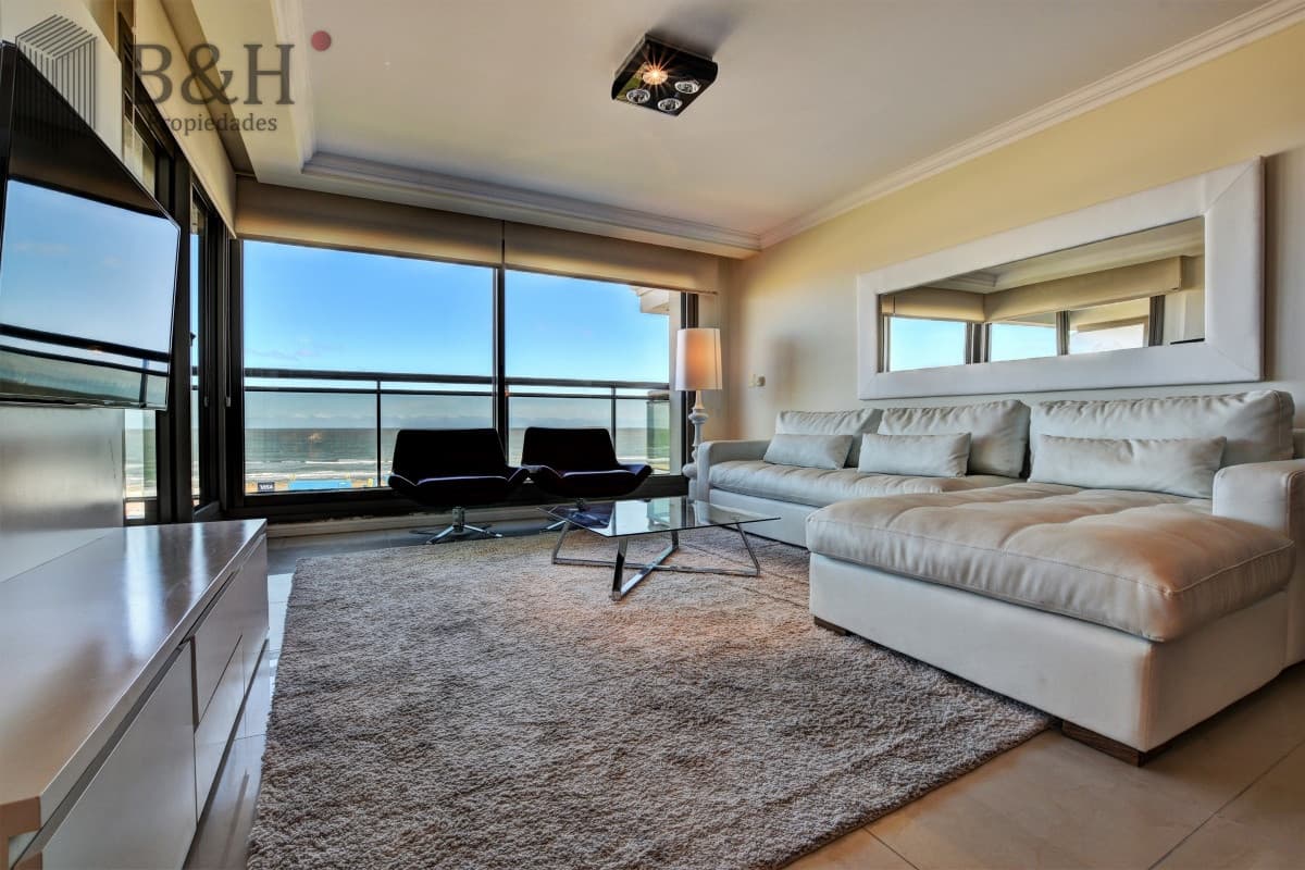 Apartamento de 3 Dormitorios en Imperiale, Frente al Mar  - Oportunidad en Venta