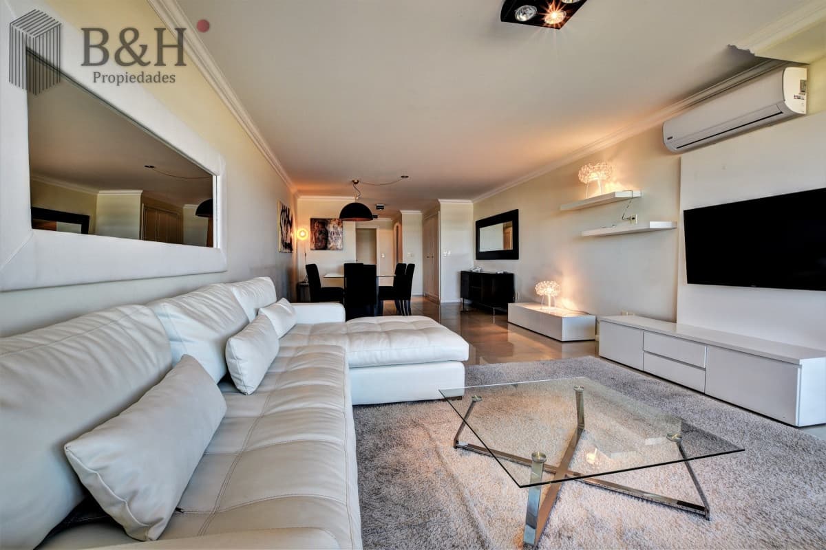 Apartamento de 3 Dormitorios en Imperiale, Frente al Mar  - Oportunidad en Venta