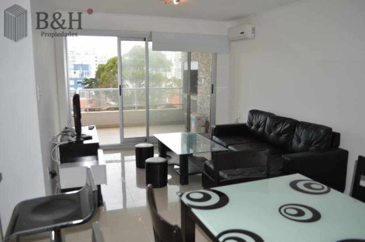 Muy Buen Apartamento de 2 Dormitorios en Aidy Grill, Punta del Este