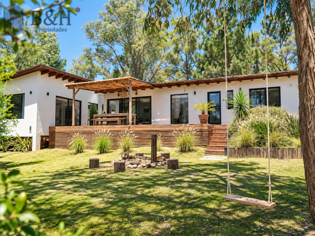 Casa en alquiler de temporada en Barra Verde, 3 Dormitorios con gran parque y Parrillero
