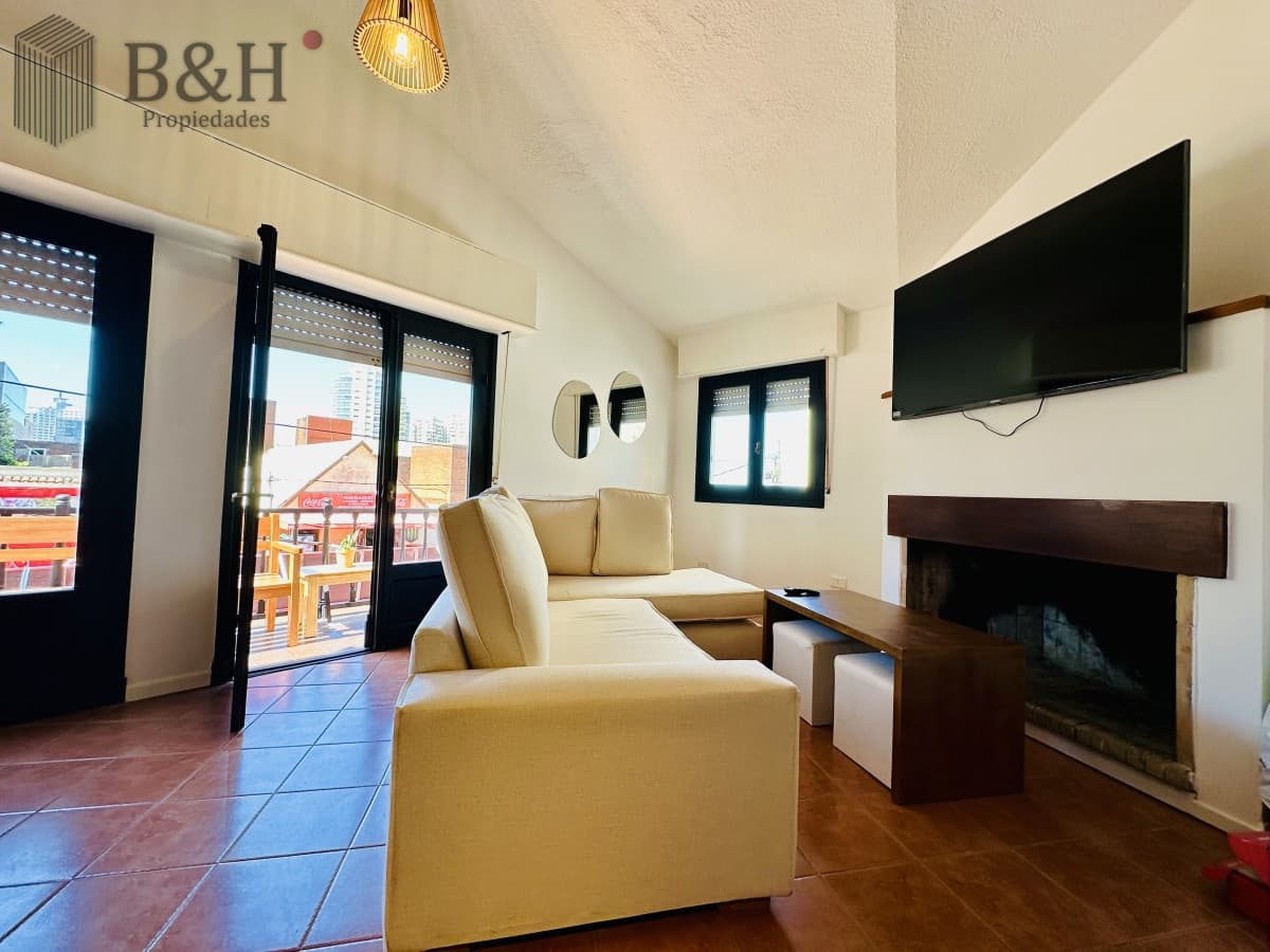 Casa estilo apartamento reciclada a nuevo en la mejor ubicación a pasos de la playa, Península, Brava y Mansa, Punta del Este