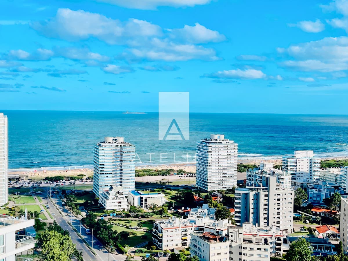 Venta de Exclusivo Pent-house de 3 Dormitorios con Vistas panorámicas a Playa Brava, Punta del Este