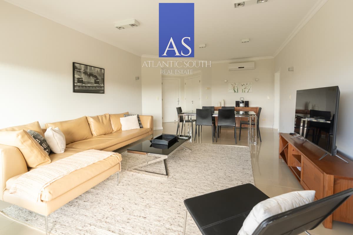 Apartamento de 2 dormitorios en complejo privado Playa Mansa