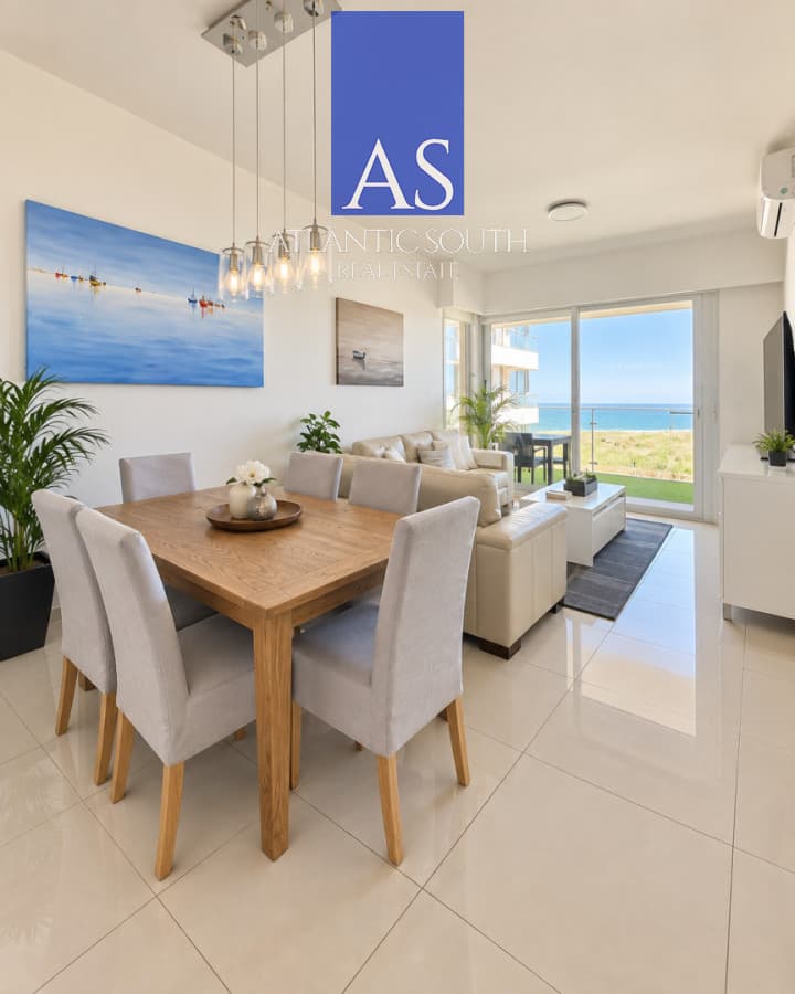 Apartamento 2 dormitorios moderno frente al mar en la Mansa, Pinares, Punta del Este