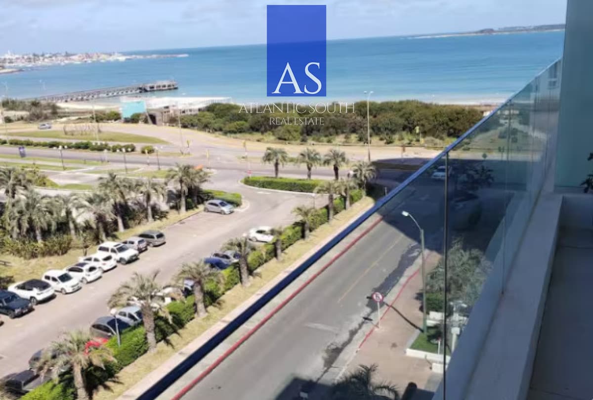 Apartamento de 1 Dormitorio en Parada 4 de Playa Mansa Frente a Enjoy Conrad