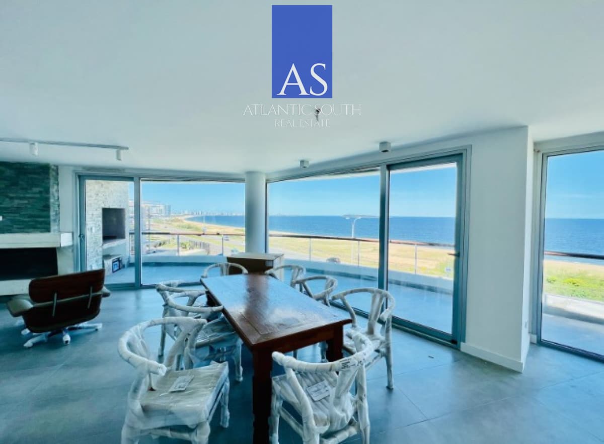 Apartamento de 3 dormitorios en primera línea de Playa Mansa, Edificio Isabel