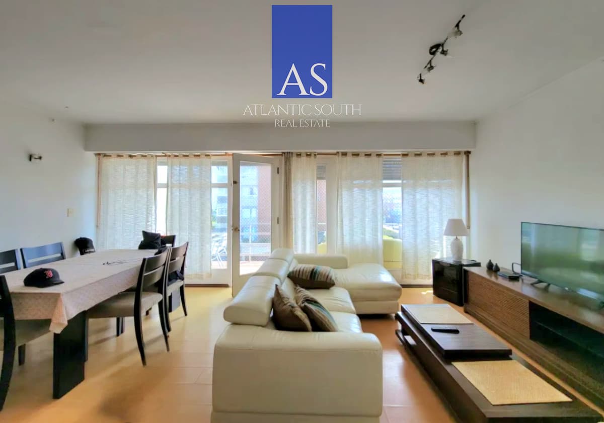 Apartamento 2 dormitorios terraza cochera vista al mar Playa Mansa Punta del Este