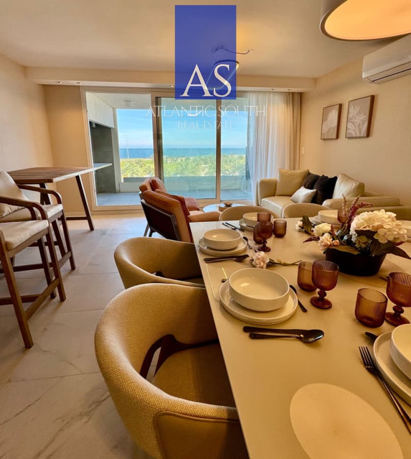 Apartamento de 2 suites con terraza y parrillero en Playa Mansa, Punta del Este
