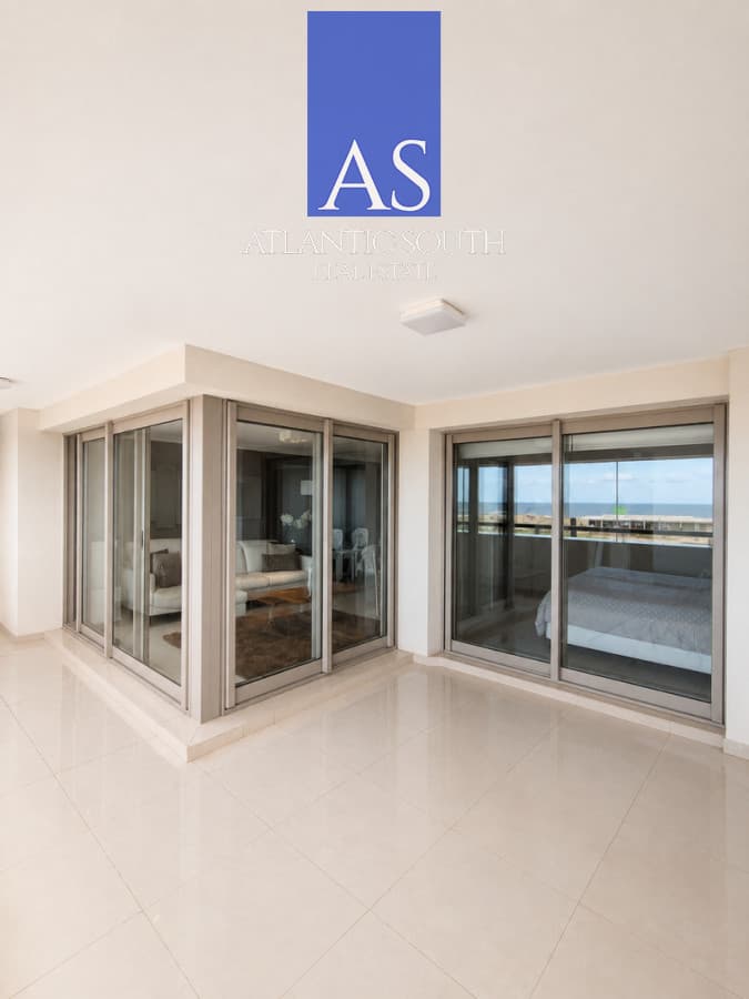 Apartamento de 2 dormitorios + dependencia completa en Imperiale II, Playa Brava