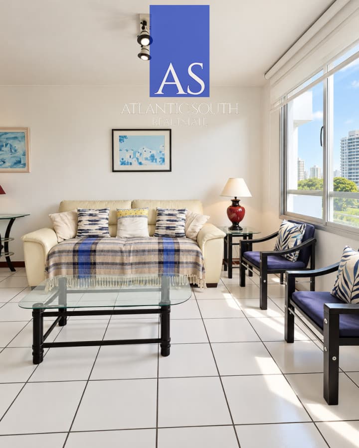 Apartamento de 2 dormitorios con garage en zona Conrad Punta del Este