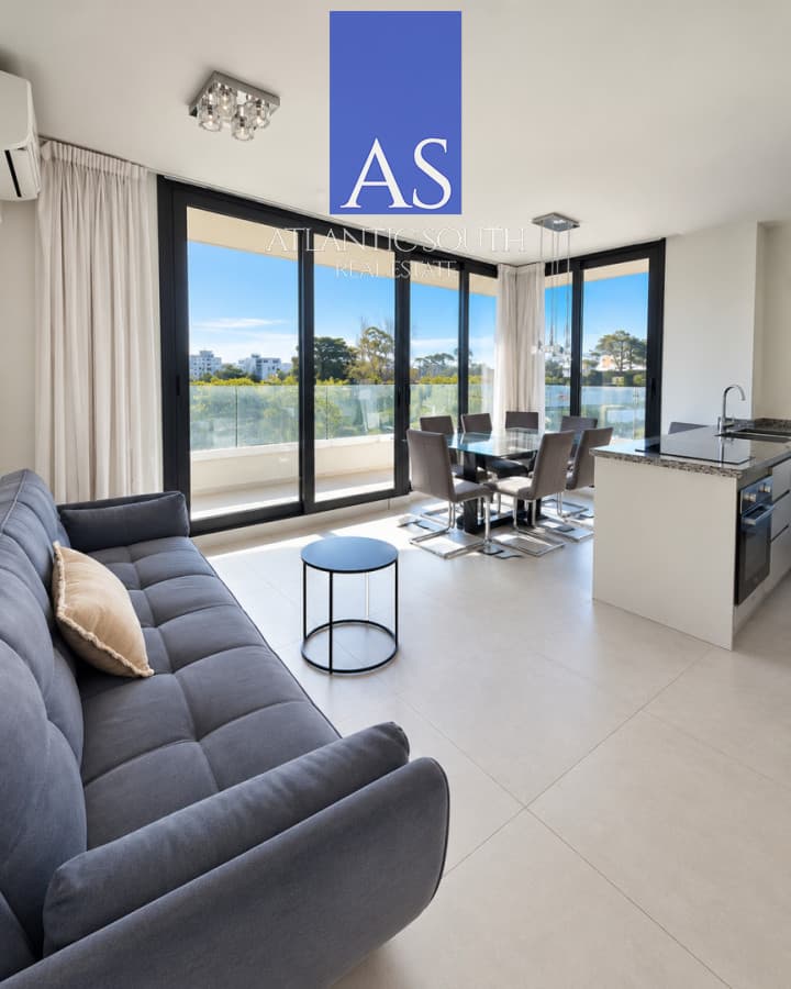 Apartamento de 2 dormitorios en venta y alquiler temporario en Punta del Este