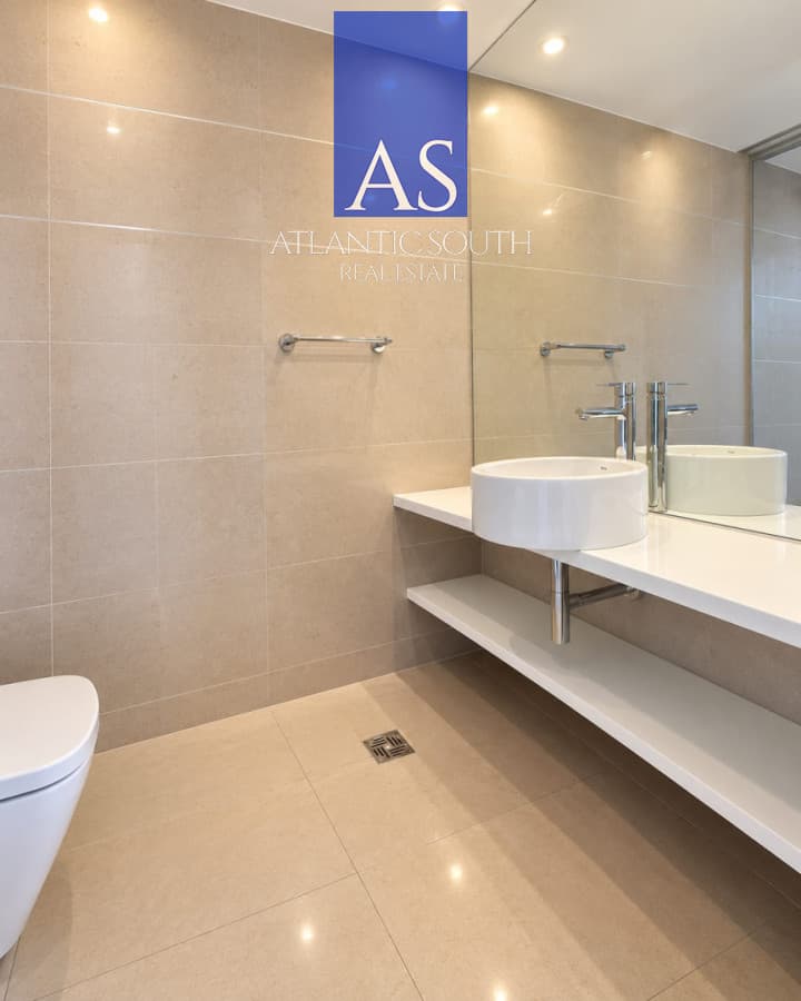 Apartamento en venta y alquiler a 50 metros del mar en Playa Mansa