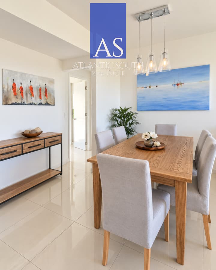 Apartamento 2 dormitorios moderno frente al mar en la Mansa, Pinares, Punta del Este