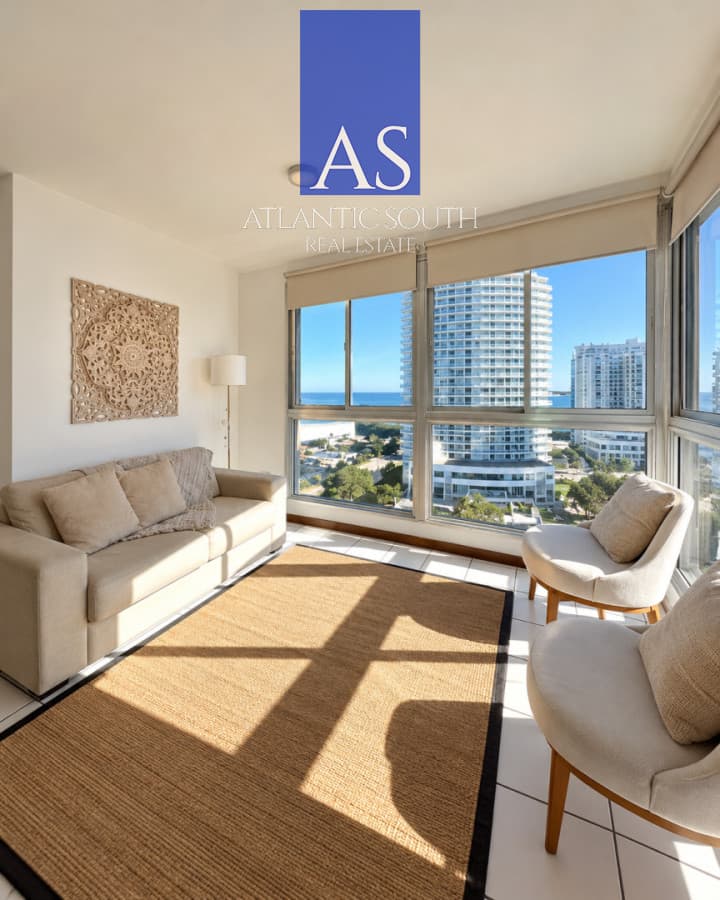 Espectacular Penthouse reciclado con barbacoa propia y vista al mar Playa Mansa Punta del Este