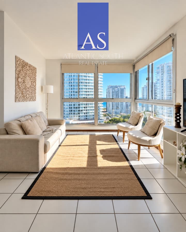 Espectacular Penthouse reciclado con barbacoa propia y vista al mar Playa Mansa Punta del Este