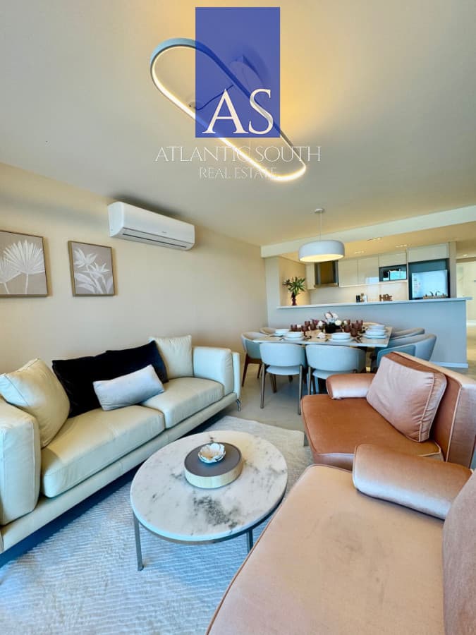 Apartamento de 2 suites con terraza y parrillero en Playa Mansa, Punta del Este