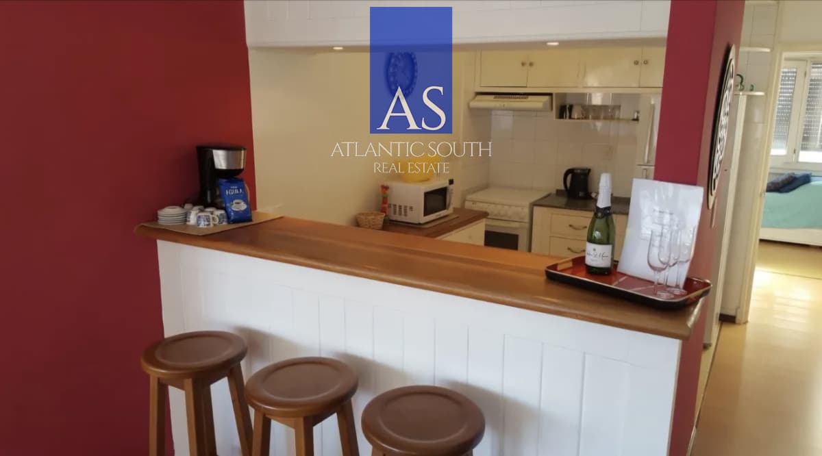 Apartamento 2 dormitorios terraza cochera vista al mar Playa Mansa Punta del Este