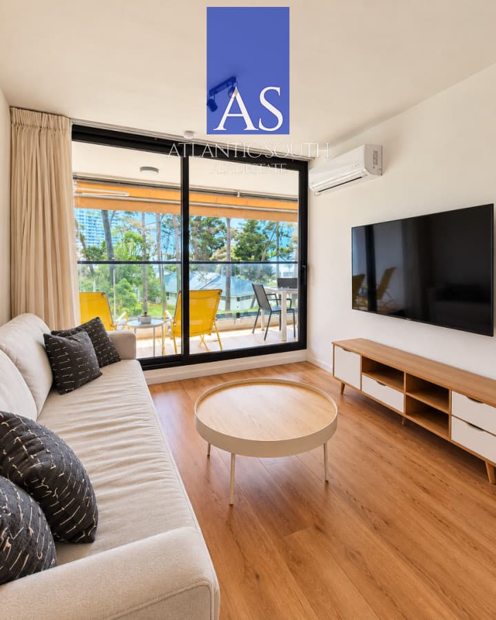 Venta apartamento 1 dormitorio casi a estrenar 150mts del mar Playa Mansa