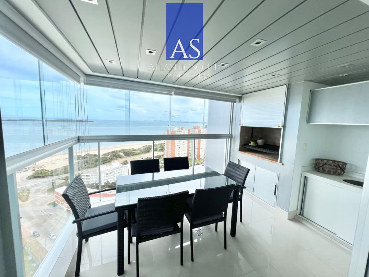 Apartamento en alquiler temporal en Punta del Este, mansa, con parrillero propio