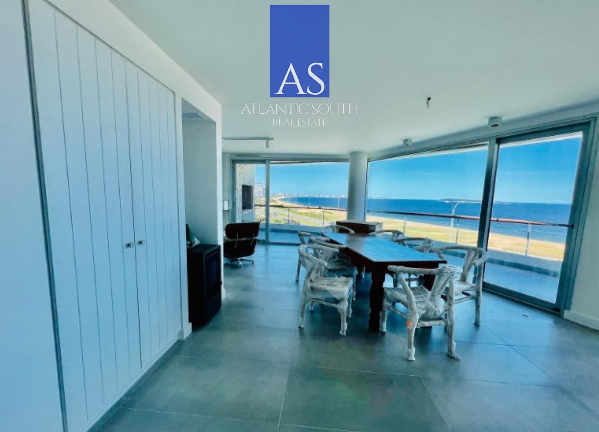 Apartamento de 3 dormitorios en primera línea de Playa Mansa, Edificio Isabel