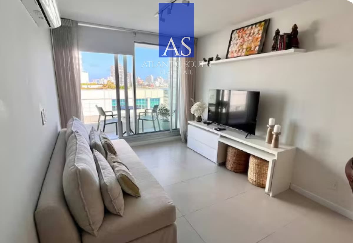 Apartamento de 1 Dormitorio en Parada 4 de Playa Mansa Frente a Enjoy Conrad