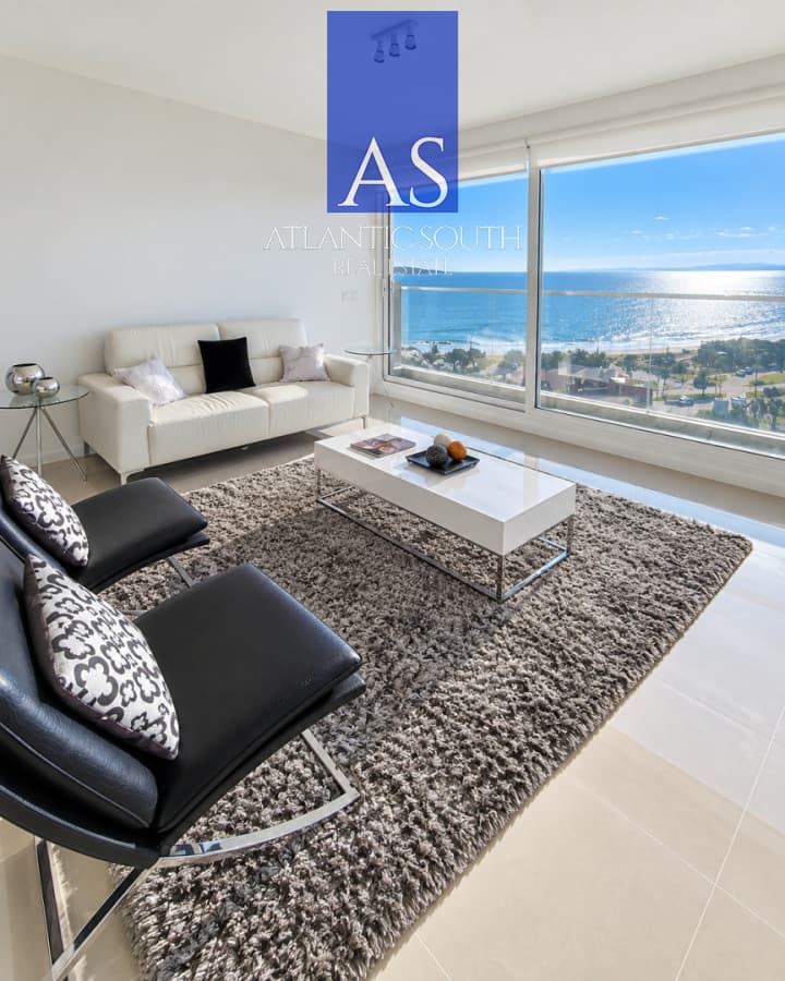 Apartamento de 3 suites frente al mar en Playa Mansa, Punta del Este