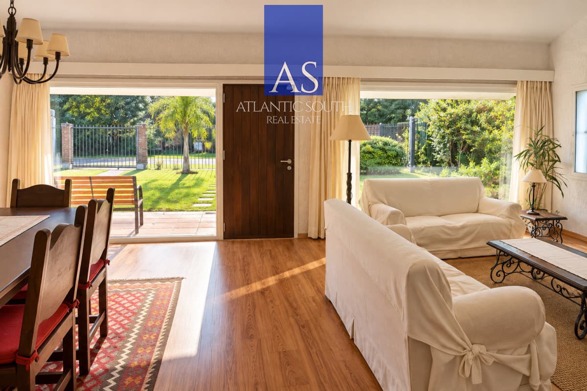 CASA CON JARDÍN A 600 METROS DEL MAR