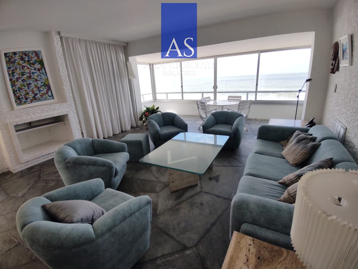 Apartamento 3 dormitorios vista directa al mar en Península primera linea Punta del Este