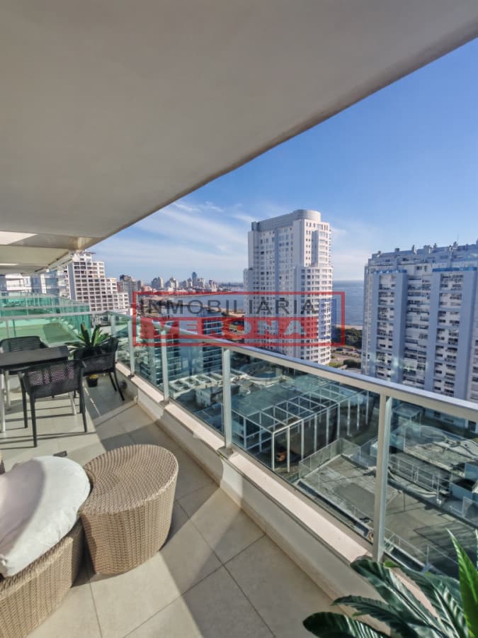 Apartamento en Mansa, a pasos del MAR - Inmobiliaria Verona Punta