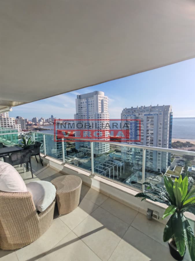 Apartamento en Mansa, a pasos del MAR - Inmobiliaria Verona Punta