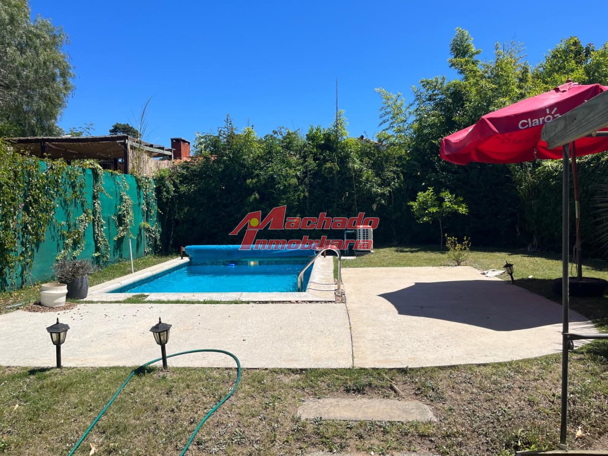 PUNTA DEL ESTE, CANTEGRIL CASA EN VENTA 2 DORMITORIOS Y MEDIO ,PISCINA CLIMATIZADA