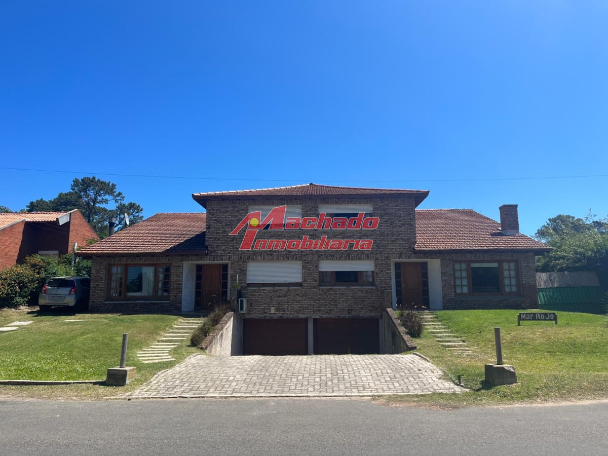 PUNTA DEL ESTE, CANTEGRIL CASA EN VENTA 2 DORMITORIOS Y MEDIO ,PISCINA CLIMATIZADA