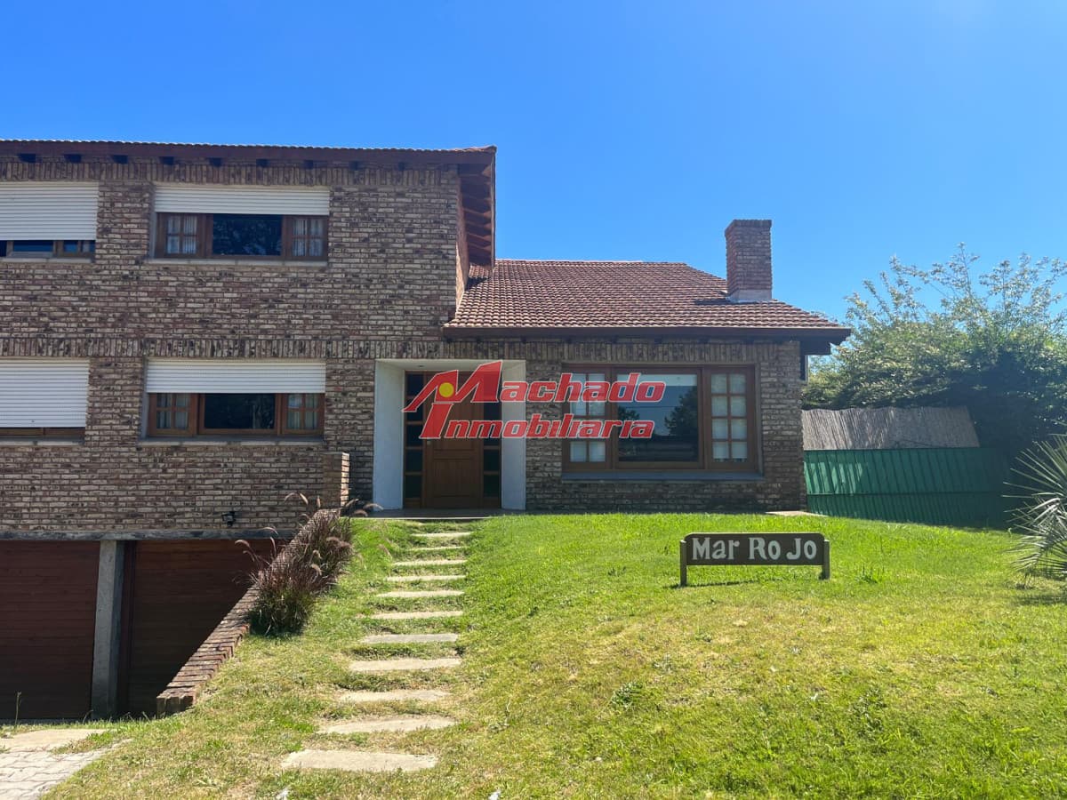 PUNTA DEL ESTE, CANTEGRIL CASA EN VENTA 2 DORMITORIOS Y MEDIO ,PISCINA CLIMATIZADA