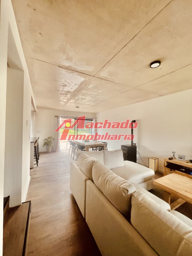 Moderna casa, casi a estrenar, en alquiler de verano, en Punta del Este.