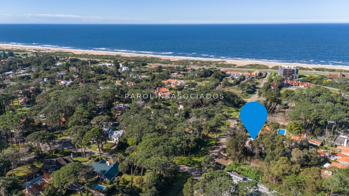 Playa Brava a 300 metros del Mar. Casa de 4 dormitorios.